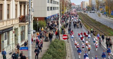 Radosna Parada Niepodległości 2025 – nowa trasa i wspólne świętowanie
